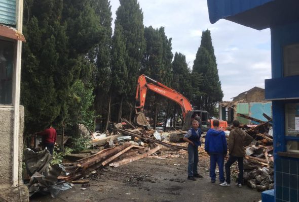 Демонтаж непригодных для эксплуатации зданий в Алуште